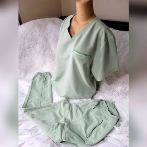 Jaanuu Jade Green Top Men's Large Joggers Medium